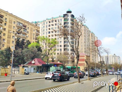 Satılır obyekt 205 m²