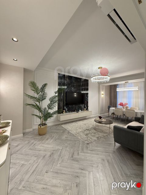 Satılır 4 otaqlı yeni tikili 180 m²