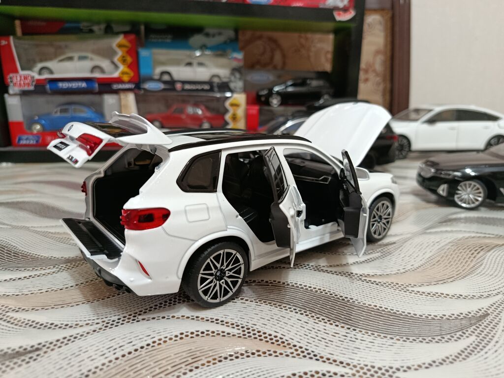 BMW X5 M F95. metal model avtomobil – kolleksiya üçün detallı 1:24 — Modellar, Bakı (4)