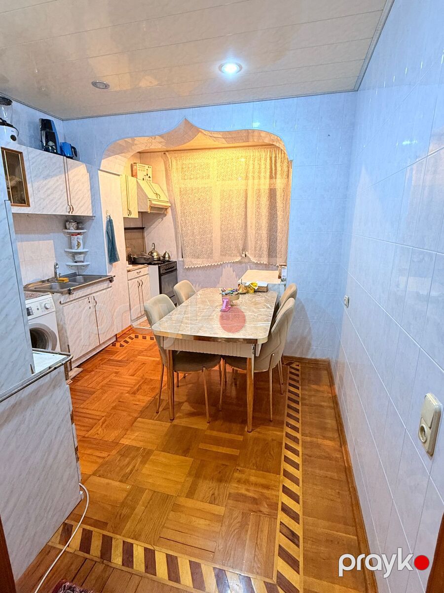 Satılır 4 otaqlı köhnə tikili 135 m² — Mənzil, Bakı (2)