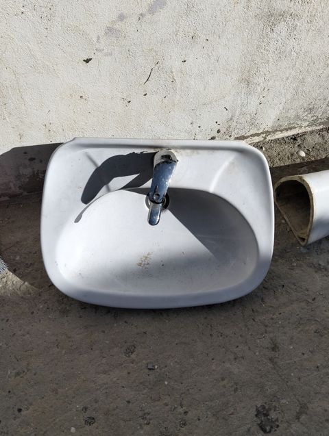 Satılır: Seramik pədestal lavabo komplekti - Material: seramik — Bakı
