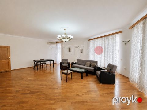 Satılır 4 otaqlı yeni tikili 211 m²