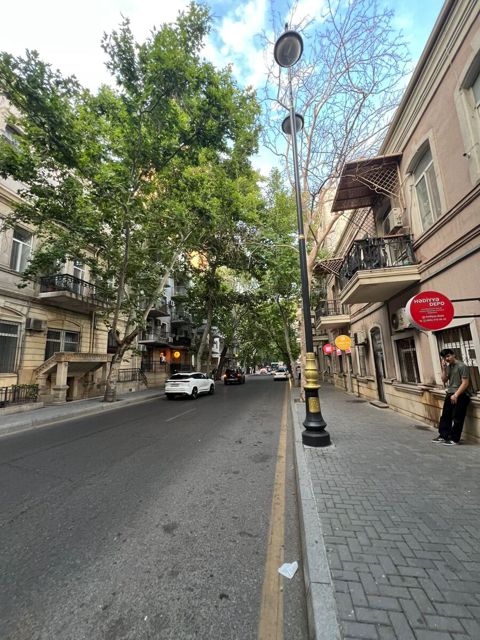 Satılır 1 otaqlı köhnə tikili 32 m²