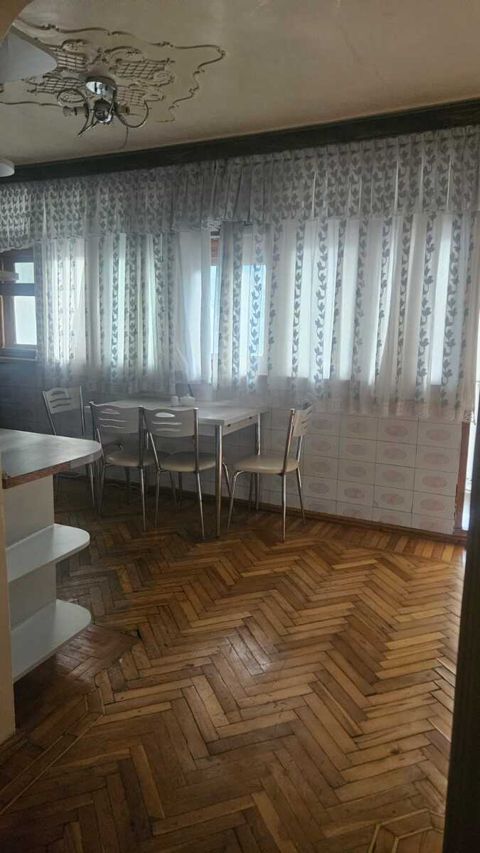 Satılır 3 otaqlı köhnə tikili 90 m² — Bakı