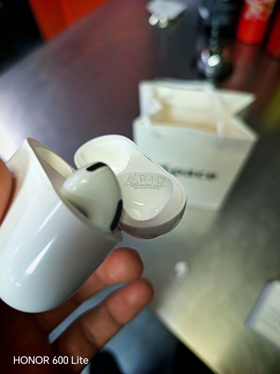 Airpods 4 — Səs texnikası, Bakı (6)