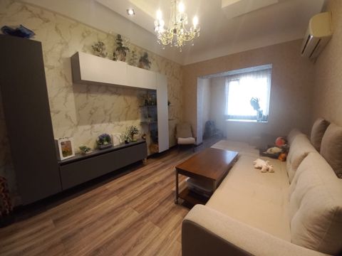 Satılır 4 otaqlı köhnə tikili 85 m² — Bakı