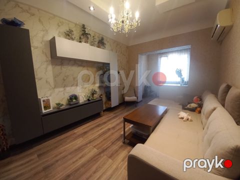 Satılır 4 otaqlı köhnə tikili 85 m²