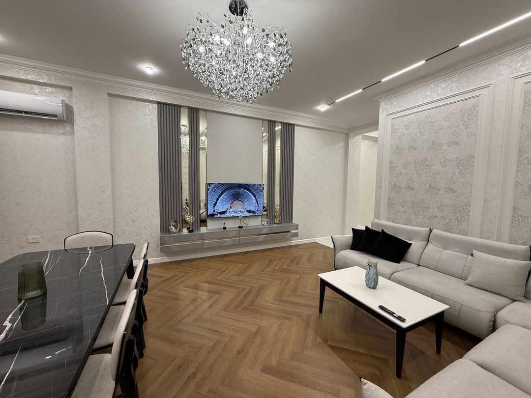 Satılır 3 otaqlı yeni tikili 130 m² — Mənzil, Bakı (2)