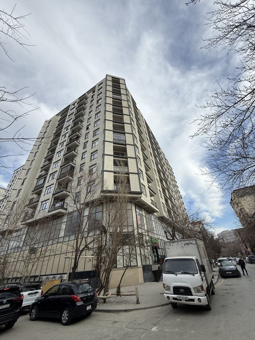 Satılır obyekt 602 m² — Əmlak, Bakı