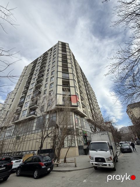 Satılır obyekt 602 m²