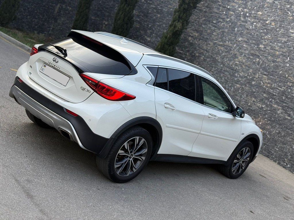 Infiniti QX30, 2.0 L, 2016 il, 96 000 km — Avtomobillər, Bakı (4)