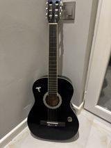 QTE klassik gitara – qara rəng - Korpus: klassik forma, parlaq qara — Guitars and Other Stringed Instruments