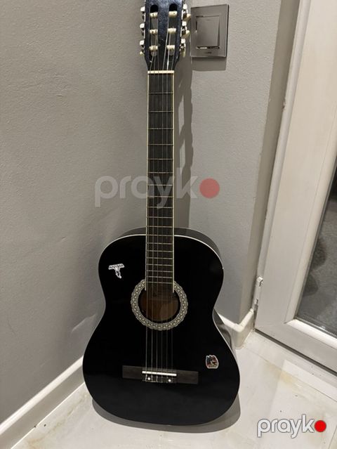 QTE klassik gitara – qara rəng - Korpus: klassik forma, parlaq qara — Bakı