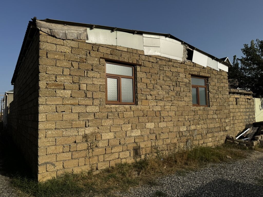 Satılır: həyətyanı sahəsi və yarımçıq tikilisi olan fərdi yaşayış — Ev, villa, Bakı (2)
