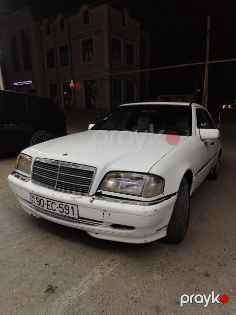 Mercedes-Benz C-Class: 2.2 l 1995 il Sedan — Digah