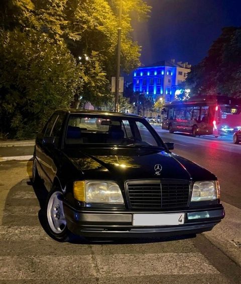 Mercedes E 200, 2.0 L, 1993 il, 350 000 km — Bakı