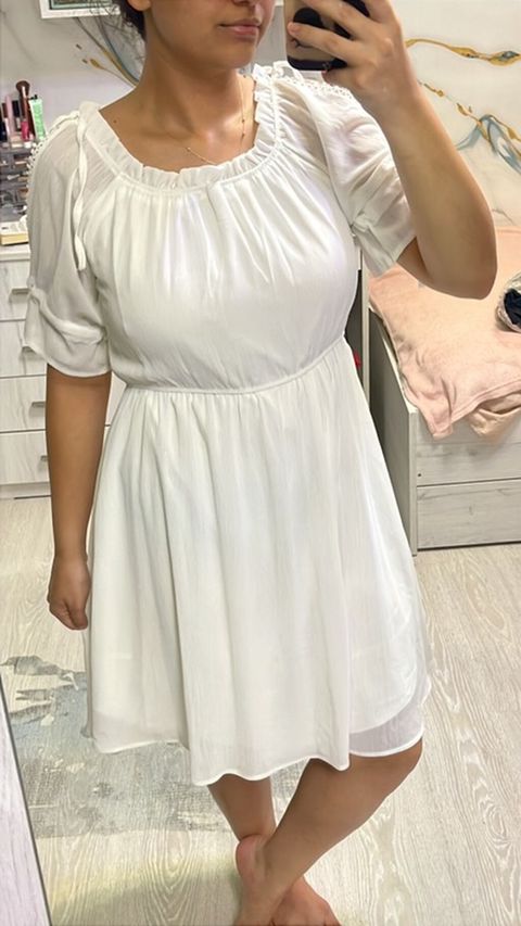 Ağ rəngli qısa yay donu - Model: dizüstü uzunluqda, A-kəsim ətək