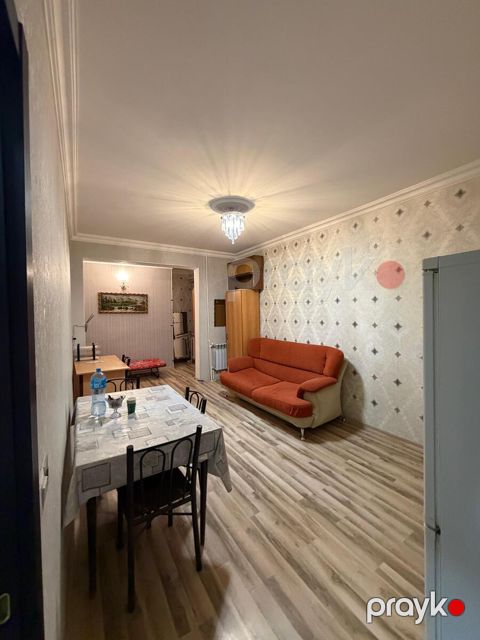 İcarəyə verilir 2 otaqlı köhnə tikili 42 m²