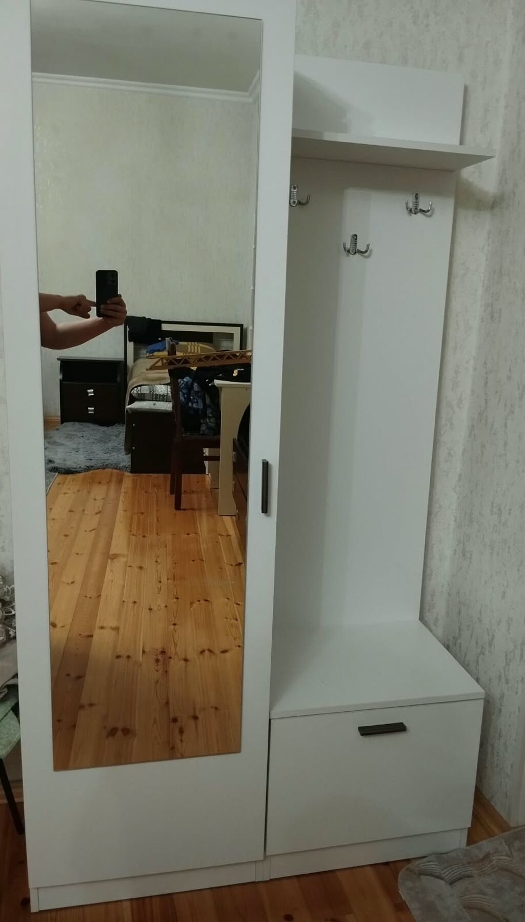 İşlənmiş, 1 qapı, Güzgülü, Ağ, Açılan, Düz dolab — Xol üçün, Bakı