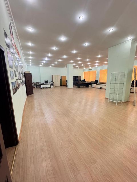 İcarəyə verilir obyekt 240 m² — Bakı