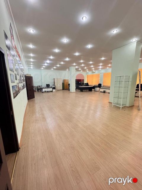 İcarəyə verilir obyekt 240 m²