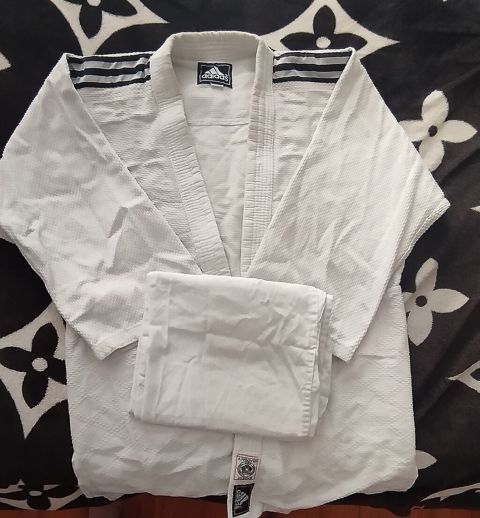 Adidas cüdo kimono dəsti - Brend: Adidas - Rəng: ağ - Komplekt: üst
