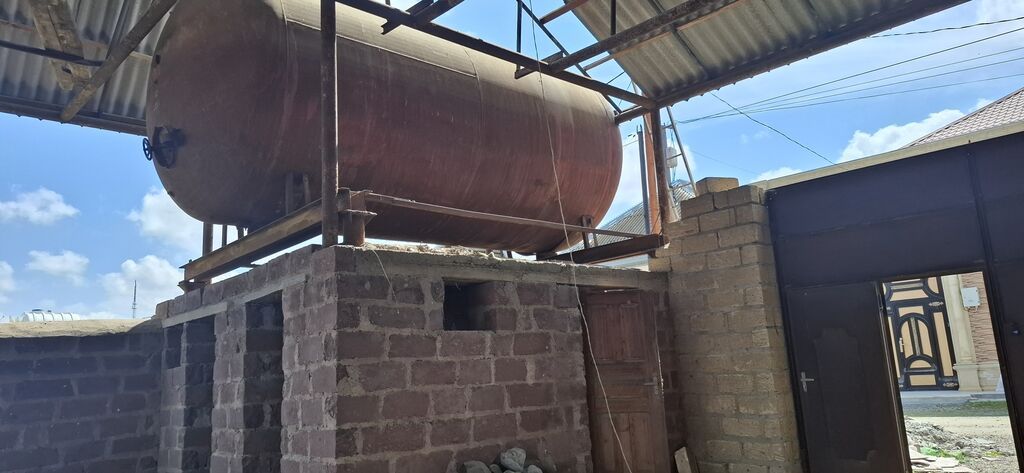 Sənaye metal çən – üfüqi silindrik tip Xüsusiyyətlər: - Material — Su çənləri, kanisterləri, bochkalar, Bakı (3)