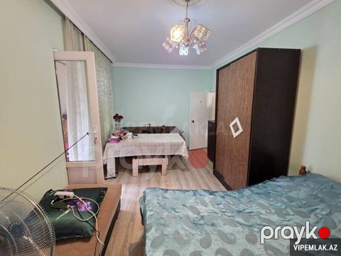 Binəqədi rayonunda 1 otaqlı Köhnə tikili Satılır, 45 m²