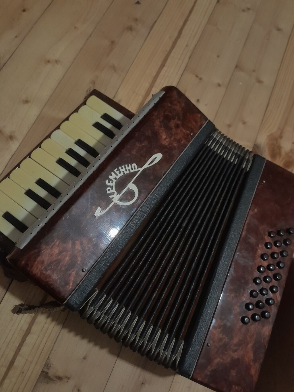Akkordeon – “Ременно” yazılı model - Korpus: qəhvəyi/naxışlı — Akkordeonlar, harmonilar, bayanlar, Digah