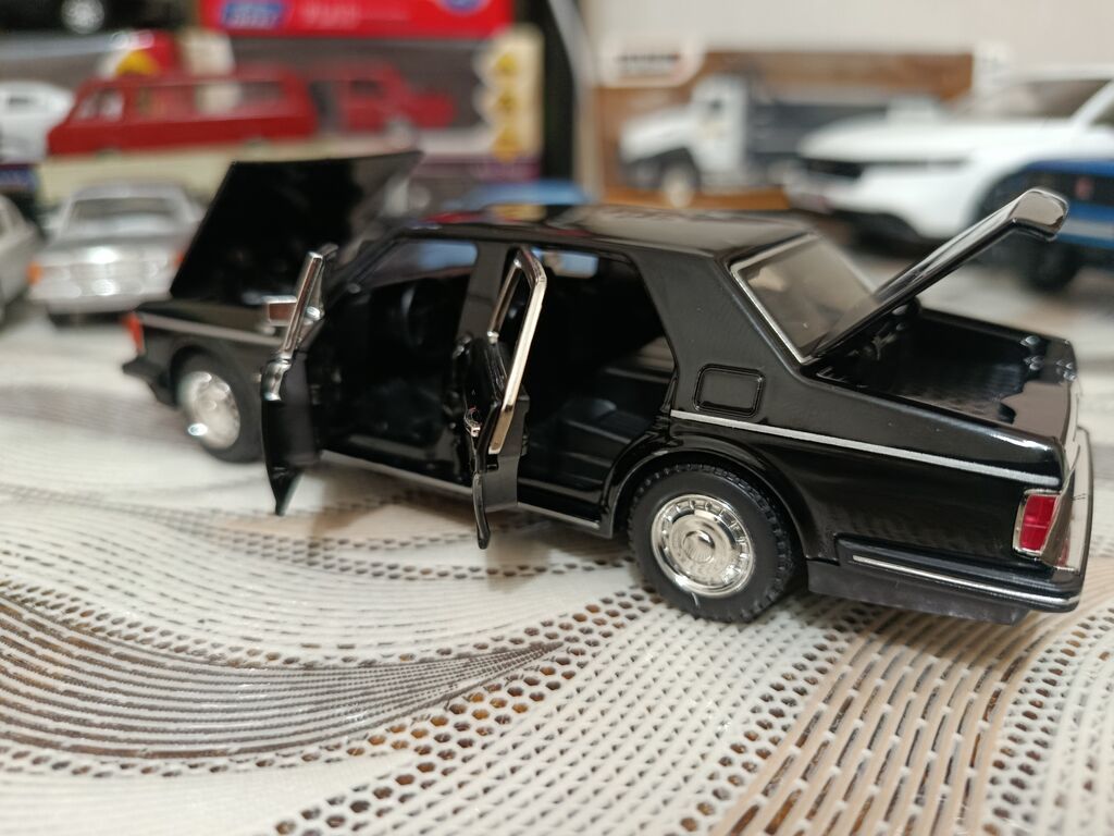 Kolleksiya üçün metal model avtomobil – klassik lüks sedanın miniatür — Modellar, Bakı (3)