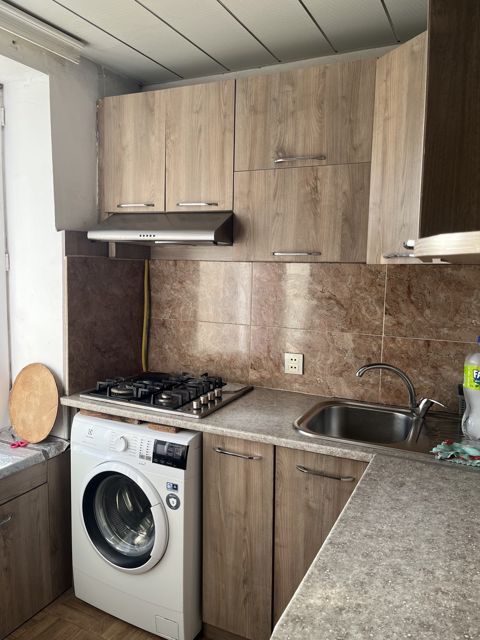 İcarəyə verilir 3 otaqlı köhnə tikili 80 m² — Bakı