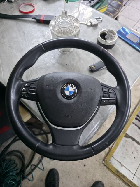 BMW sükanı — Bakı