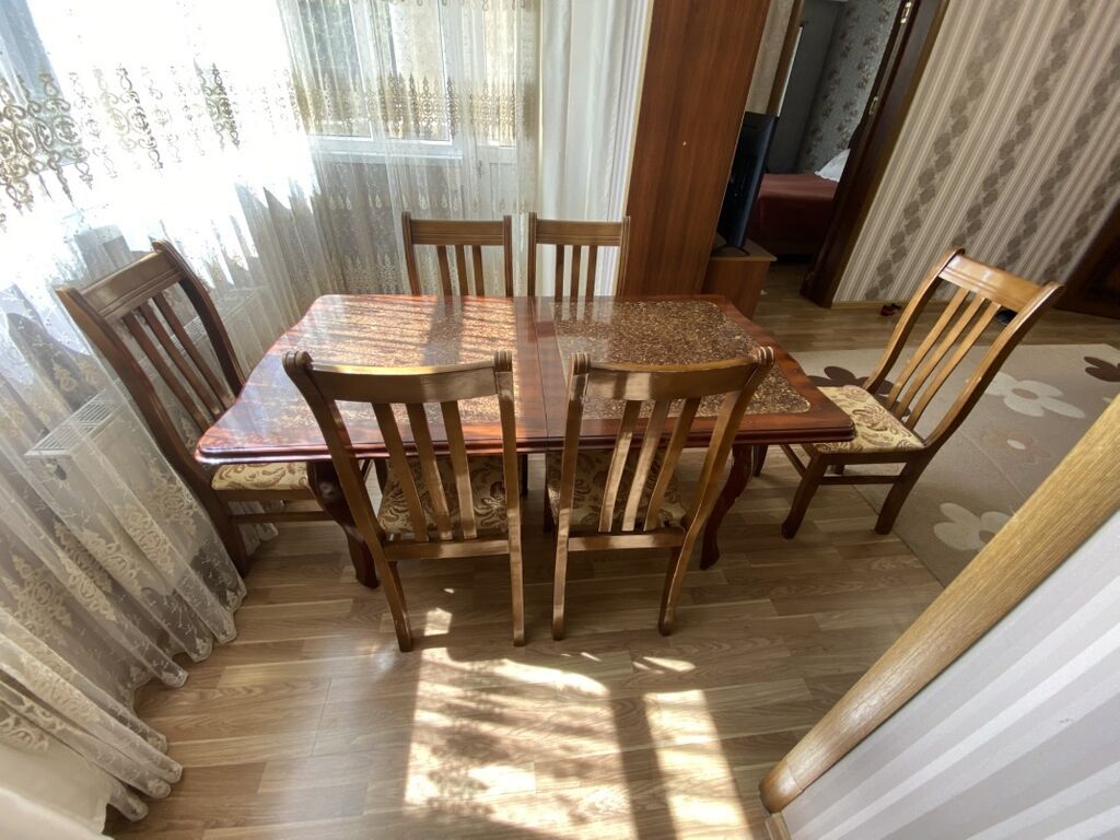 Qonaq otağı üçün, İşlənmiş, Açılmayan, Dördbucaq masa, 6 stul — Masalar və stullar, Sumqayıt (4)