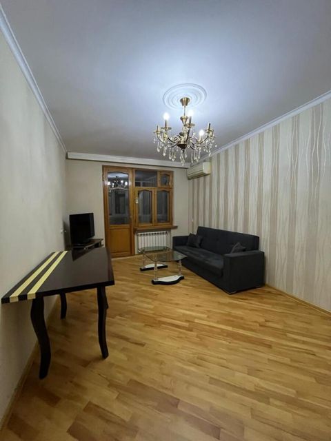 İcarəyə verilir 2 otaqlı köhnə tikili 60 m² — Bakı
