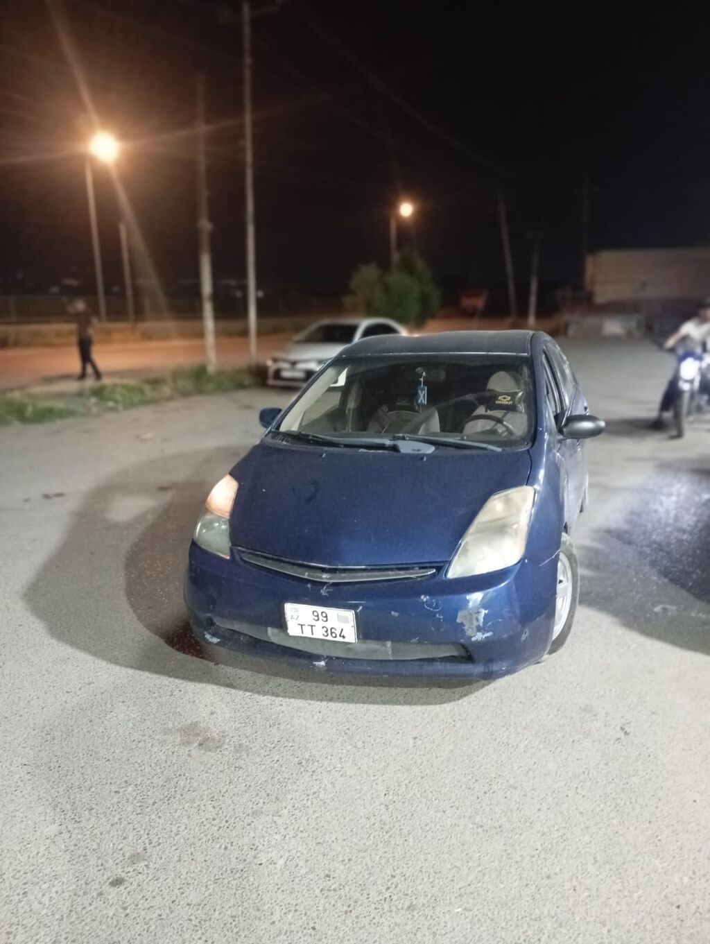 Toyota Prius 1000 azn cerimesi var krediti 10 ay 300 azn mator — Avtomobillər, Bakı (3)
