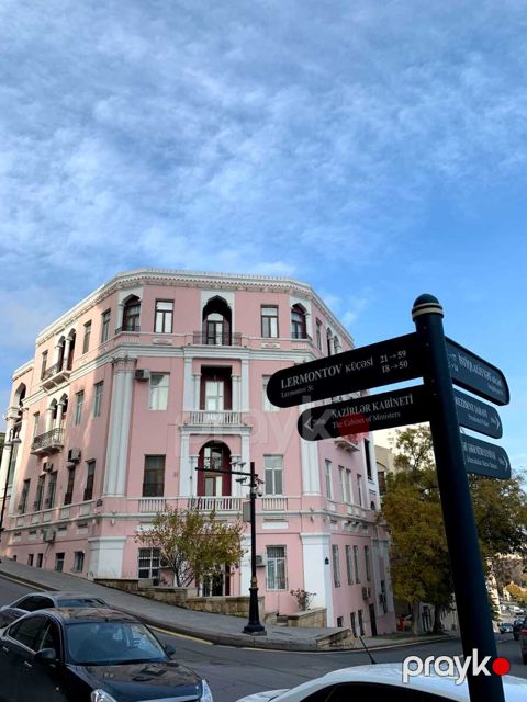 İcarəyə verilir 2 otaqlı köhnə tikili 95 m²