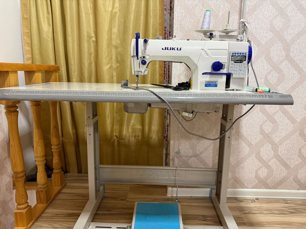 Tikiş maşını çox az işlenilib bir averlok bir profesyonel tikiş — Digər, Bakı (4)