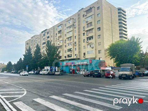 Satılır 4 otaqlı köhnə tikili 120 m²