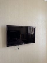 Samsung LED televizor + orijinal pult+ öz ayaqaltısı (stendi) və divar — Mallar
