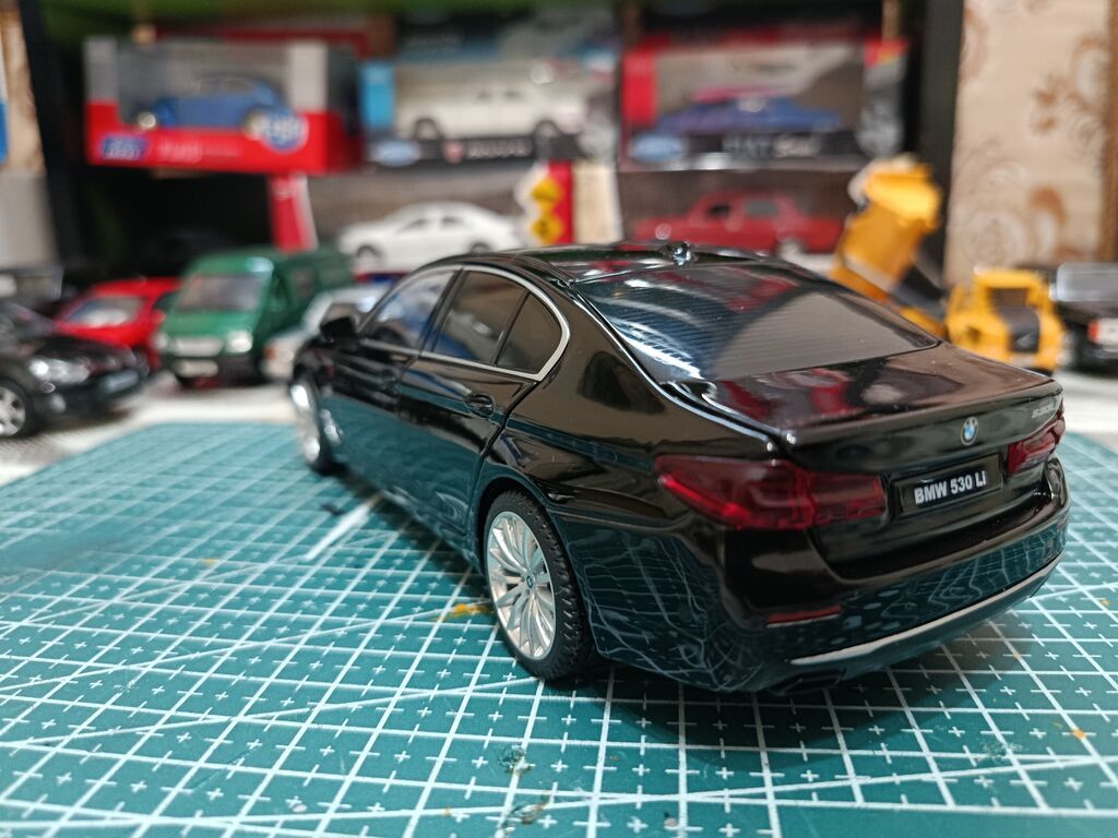 BMW 530Li G30. die-cast model avtomobil - Miqyas: təxmini 1:24 — Modellar, Bakı (4)