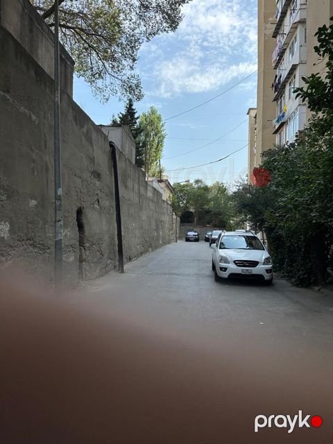Satılır 3 otaqlı köhnə tikili 80 m²