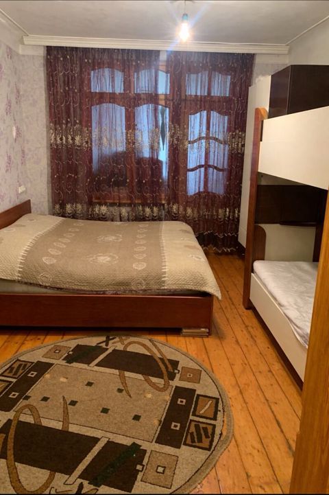 Satılır 3 otaqlı köhnə tikili 74 m² — Bakı
