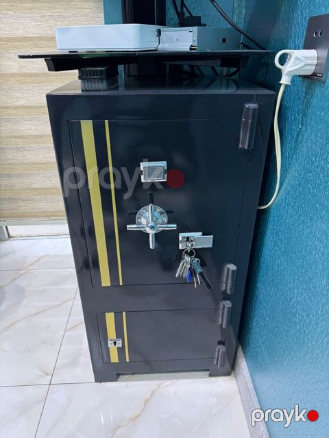 Seyf – 800 AZN Ünvan: Bakı şəh., Təbriz küçəsi 0717 zeyno Möhkəm — Bakı