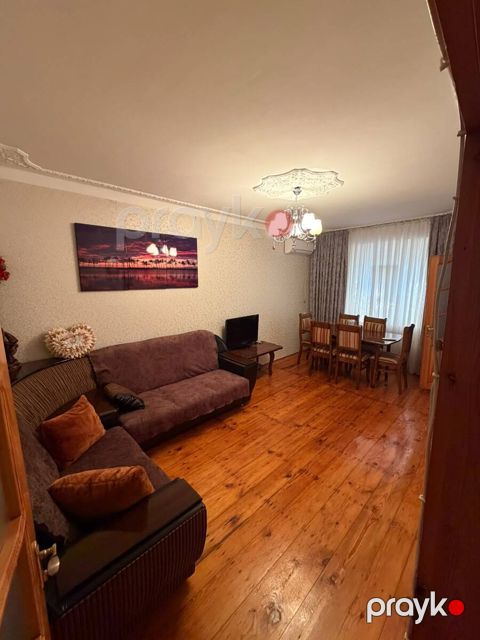 Satılır 3 otaqlı köhnə tikili 76 m²