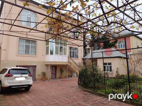 Satılır 8 otaqlı həyət evi/bağ evi 390 m²