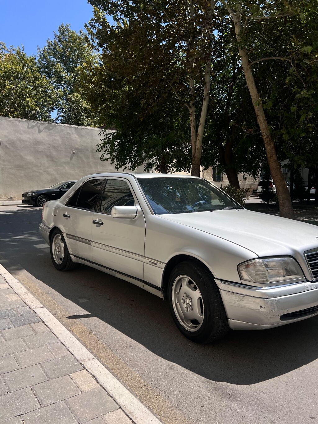 Mercedes-Benz C-Sinif (W202) sedan - Kuzov: 4 qapılı sedan, gümüşü — Avtomobillər, Bakı (8)