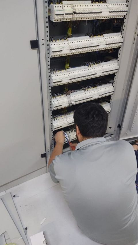Elektrik xidməti — Bakı