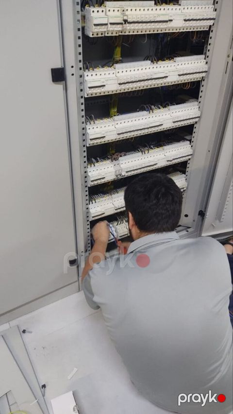 Elektrik xidməti — Bakı