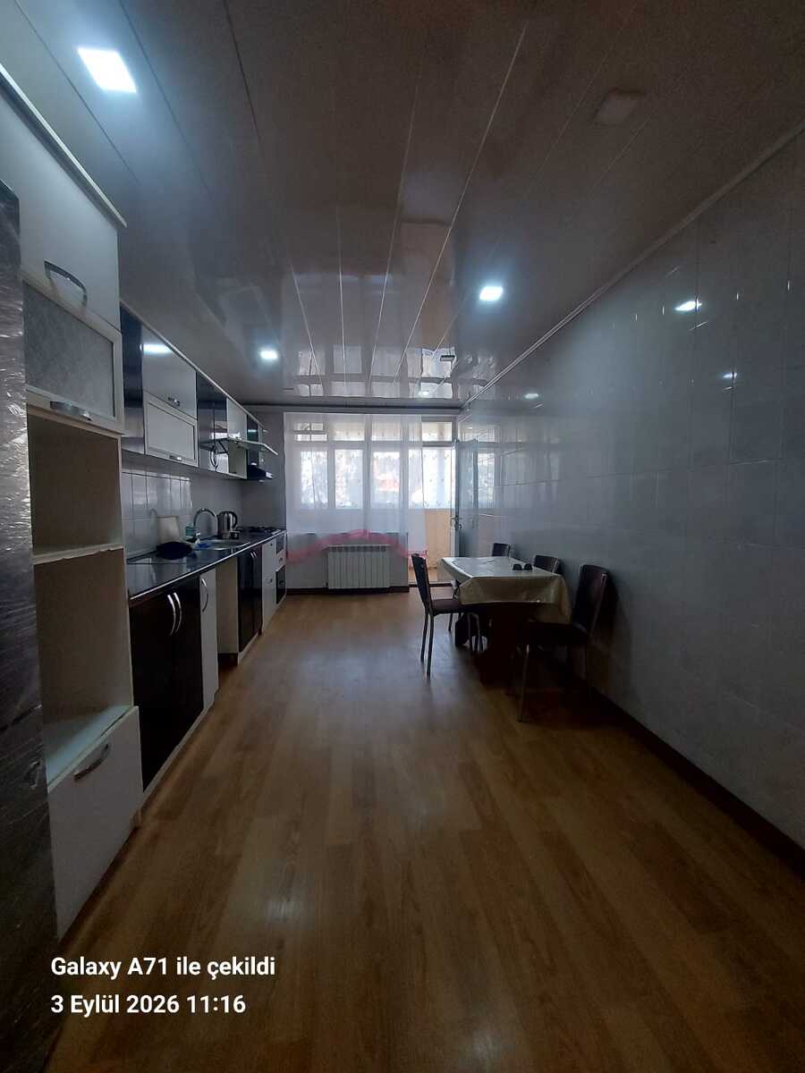 Satılır 4 otaqlı köhnə tikili 100 m² — Mənzil, Bakı (10)