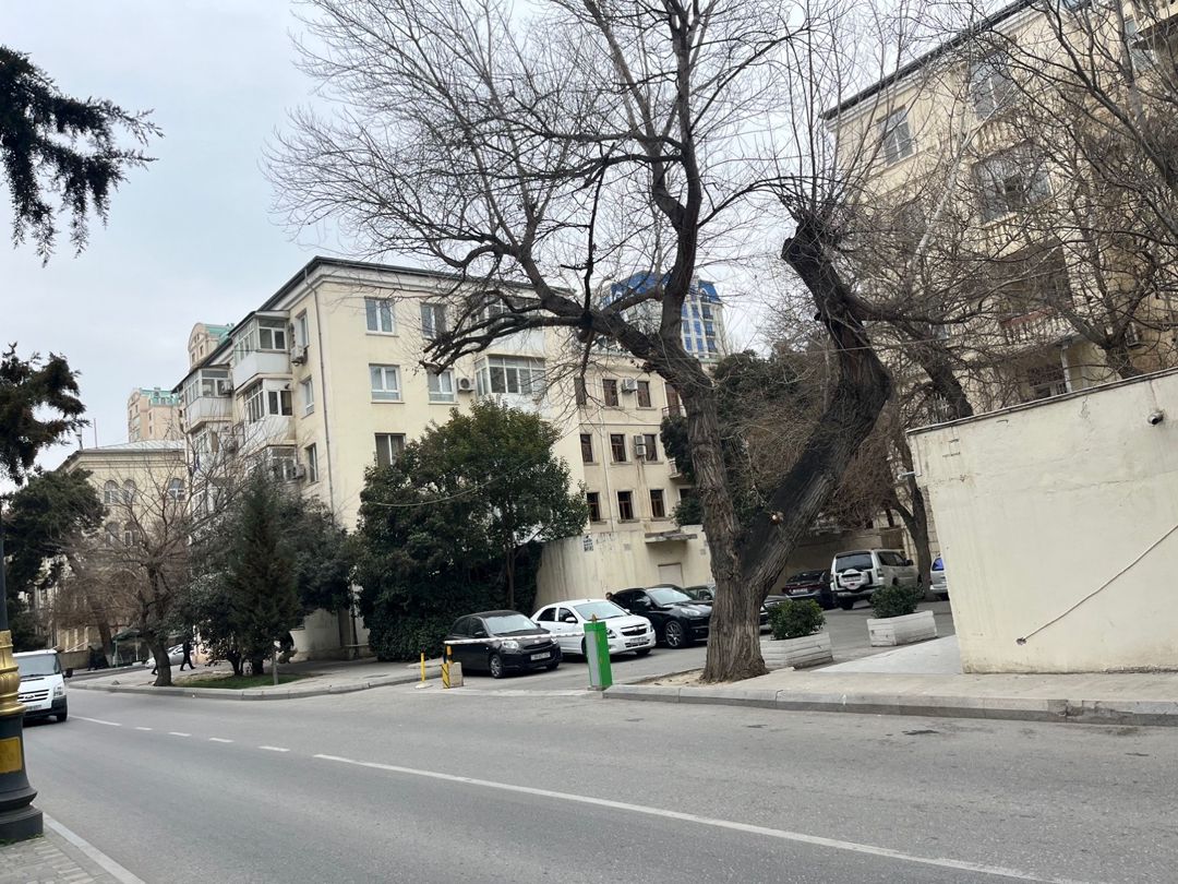 Qaraj icarəyə verilir, Aşıq Molla Cümə k — Garaj, Bakı (5)
